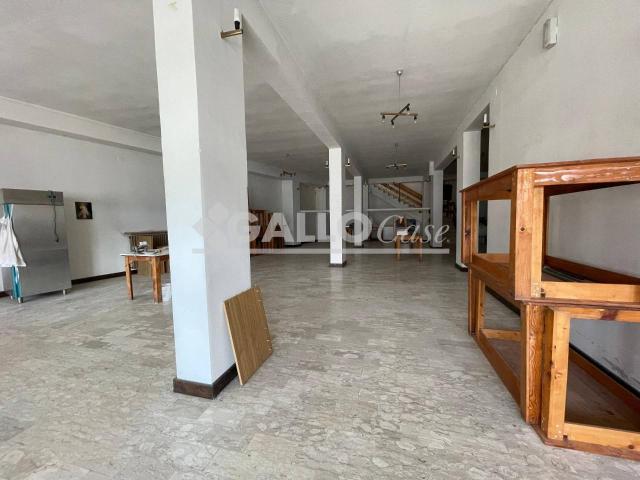 Locale Commerciale in affitto a Camigliatello Silano, Calabria