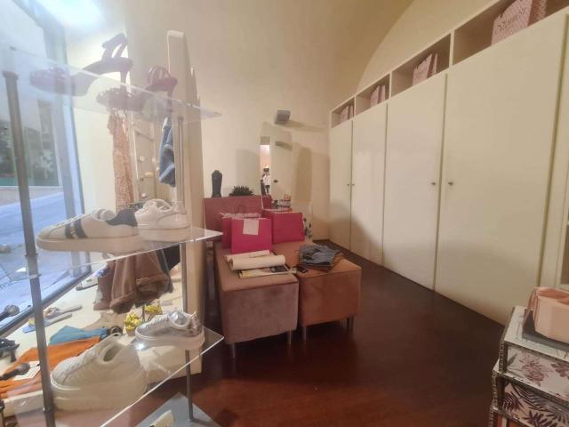 Locale Commerciale in affitto a Spoleto, Perugia