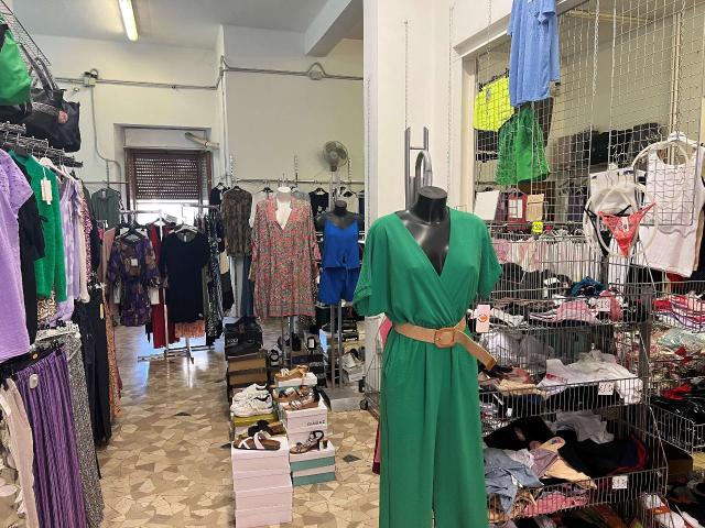 Locale Commerciale in affitto a Spoleto, Perugia