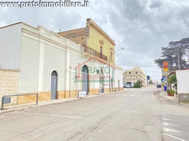 Locale Commerciale in affitto a Puglia, Lecce