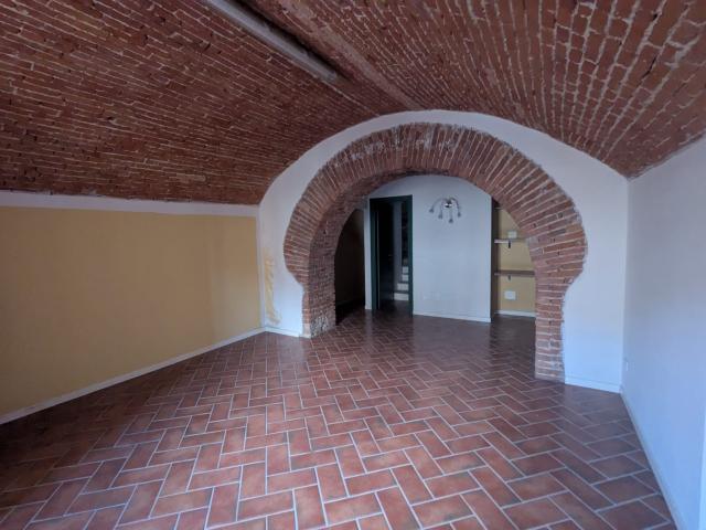 Locale Commerciale in affitto a Stradella, Lombardia