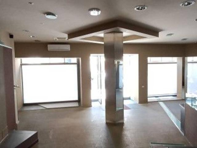Locale Commerciale in affitto a Terni, Umbria