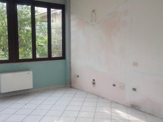 Locale Commerciale in affitto a San Valentino, Terni