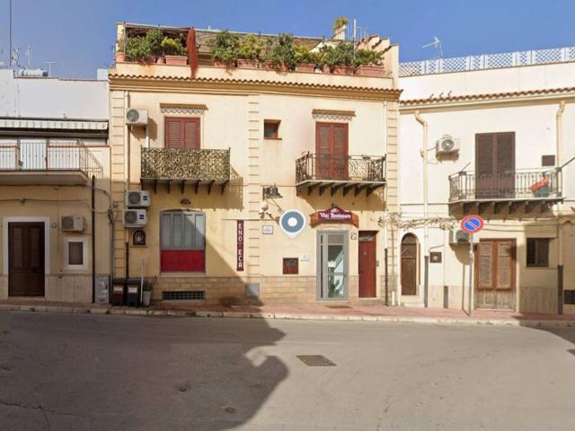 Locale Commerciale in affitto a Terrasini, Sicilia
