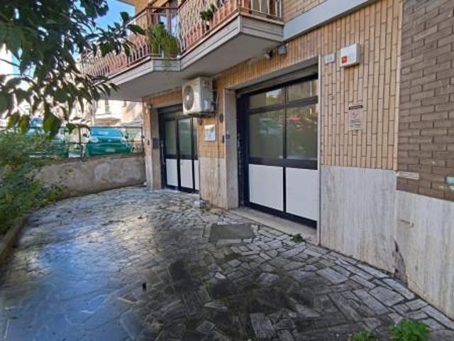 Locale Commerciale in affitto a Roma Capitale, Lazio