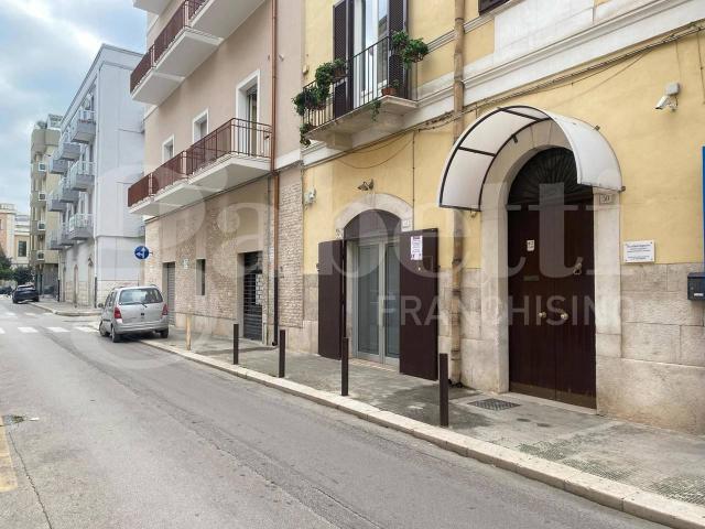 Locale Commerciale in affitto a Puglia, Barletta-andria-trani