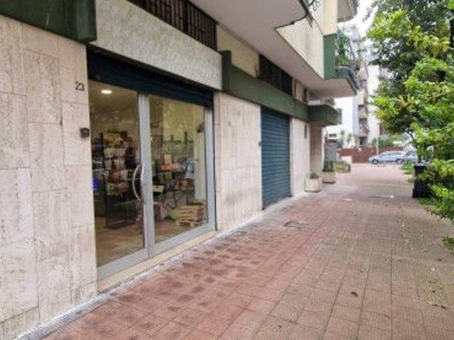 Locale Commerciale in affitto a Puglia, Barletta-andria-trani
