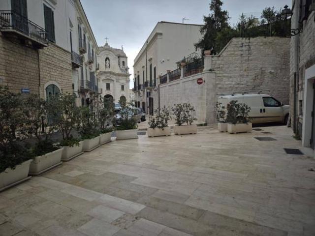 Locale Commerciale in affitto a Puglia, Barletta-andria-trani