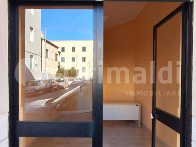 Locale Commerciale in affitto a Puglia, Barletta-andria-trani