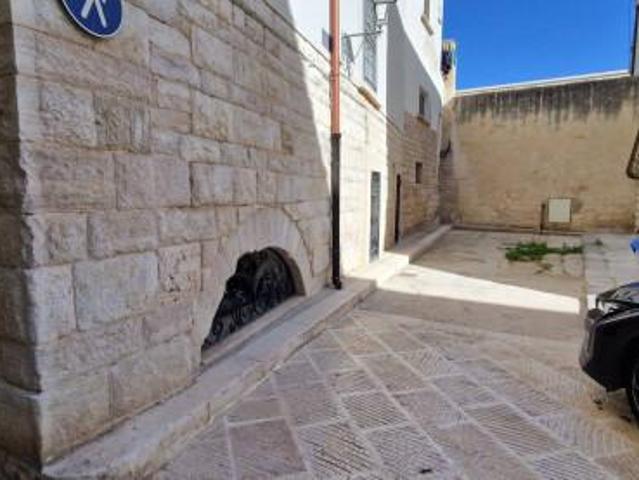 Locale Commerciale in affitto a Puglia, Barletta-andria-trani