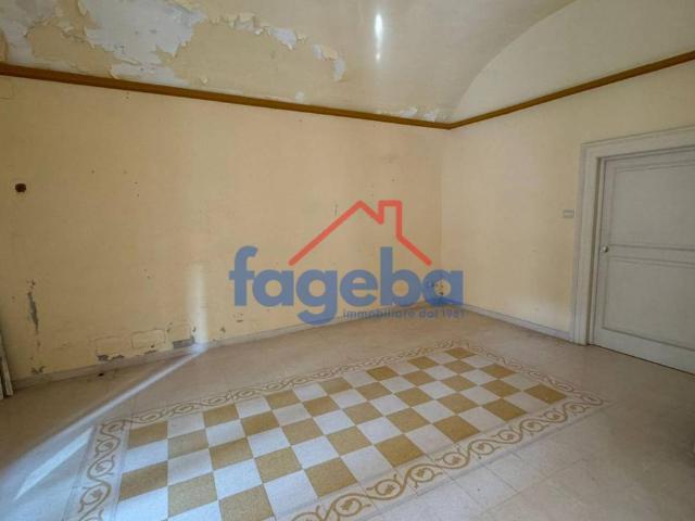 Locale Commerciale in affitto a Puglia, Barletta-andria-trani