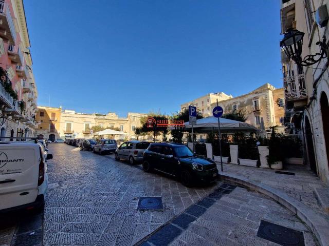 Locale Commerciale in affitto a Puglia, Barletta-andria-trani