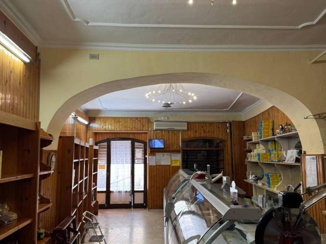 Locale Commerciale in affitto a Puglia, Barletta-andria-trani
