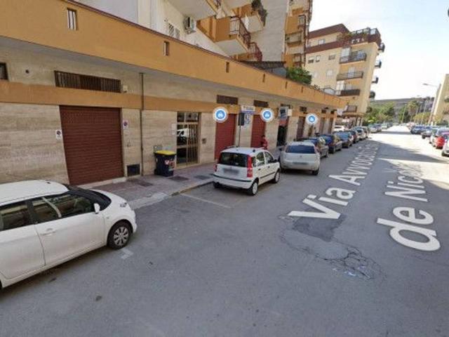 Locale Commerciale in affitto a Puglia, Barletta-andria-trani