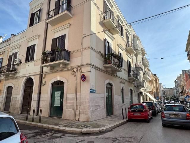 Locale Commerciale in affitto a Puglia, Barletta-andria-trani