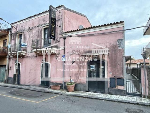 Locale Commerciale in affitto a Tondo, Trecastagni