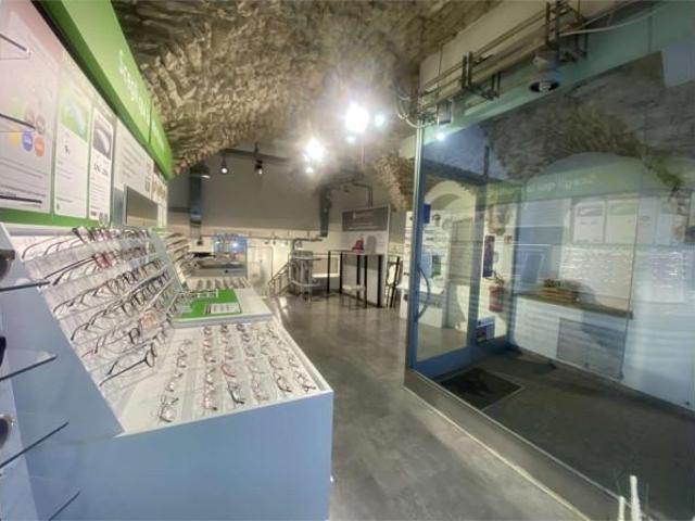 Locale Commerciale in affitto a Territorio Val d'Adige, Trento