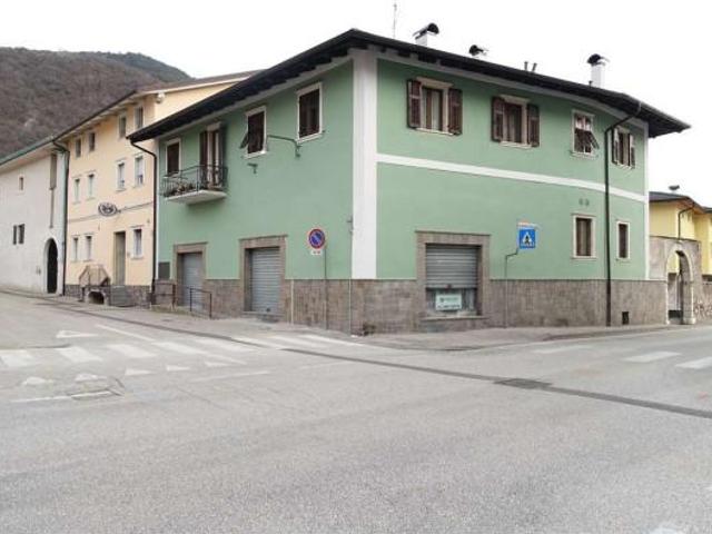 Locale Commerciale in affitto a Territorio Val d'Adige, Trento