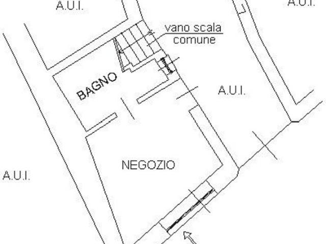 Locale Commerciale in affitto a Treviglio, Lombardia