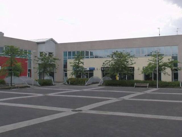 Locale Commerciale in affitto a Trezzo Sull'adda, Lombardia