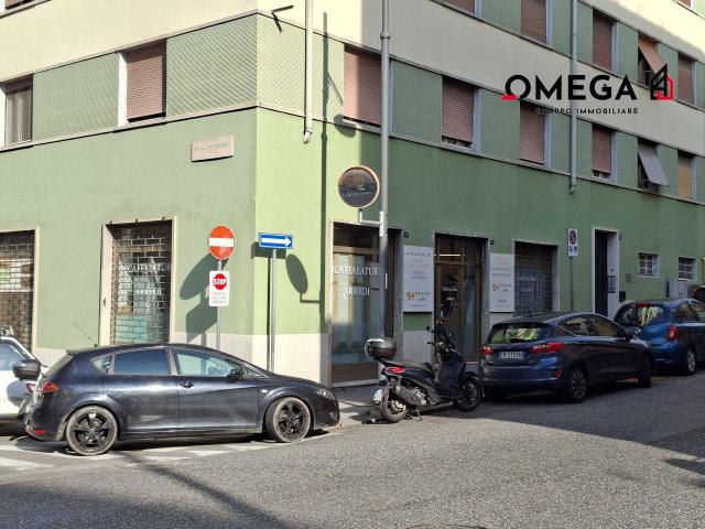 Locale Commerciale in affitto a Barriera Vecchia-San Giacomo, Villa Opicina