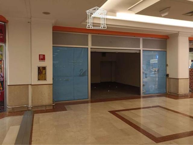 Locale Commerciale in affitto a Città Nuova-Barriera Nuova-San Vito-Città Vecchia, Villa Opicina