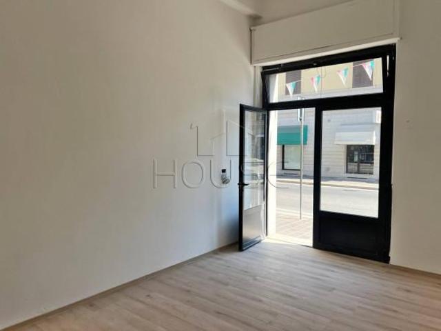 Locale Commerciale in affitto a Umbertide, Umbria