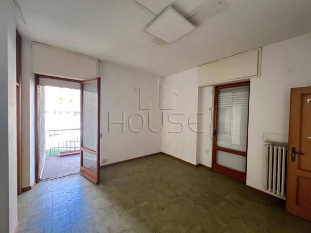 Locale Commerciale in affitto a Umbertide, Umbria