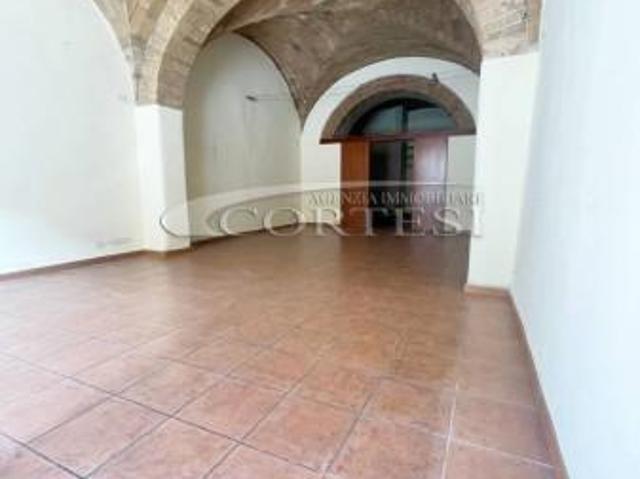 Locale Commerciale in affitto a Umbertide, Perugia