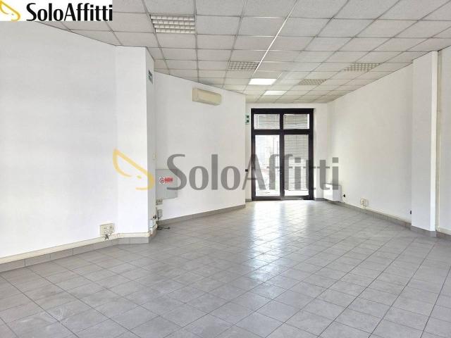 Locale Commerciale in affitto a Varedo, Lombardia