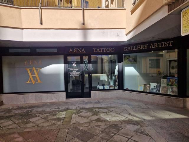 Locale Commerciale in affitto a Biumo Superiore, Varese