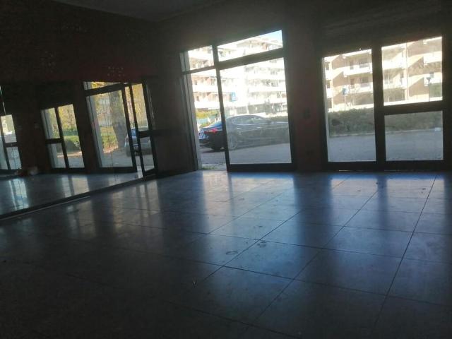 Locale Commerciale in affitto a Vasto, Abruzzo