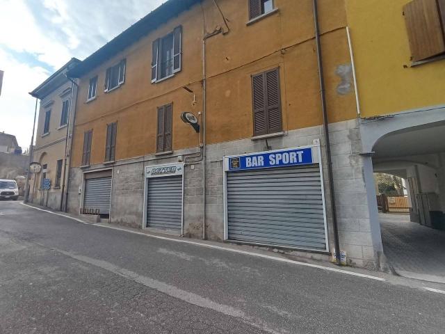 Locale Commerciale in affitto a Veduggio Con Colzano, Lombardia