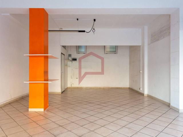 Locale Commerciale in affitto a Mestre-Carpenedo, Venezia