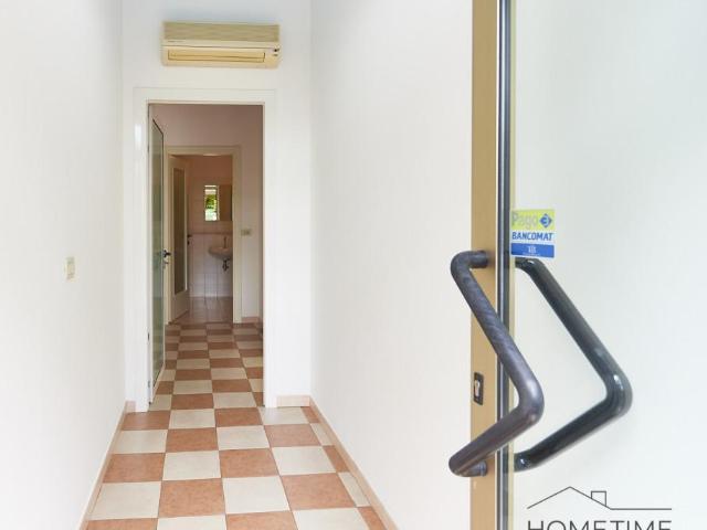 Locale Commerciale in affitto a Mestre-Carpenedo, Venezia