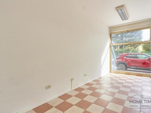 Locale Commerciale in affitto a Mestre-Carpenedo, Venezia
