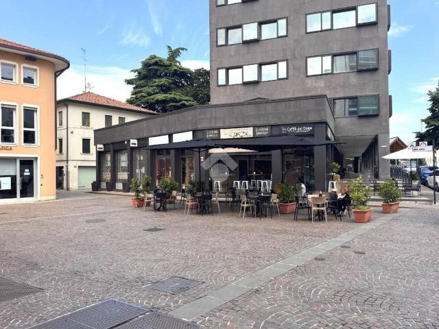 Locale Commerciale in affitto a Mestre-Carpenedo, Venezia