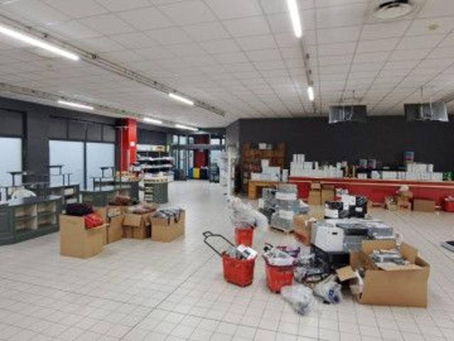 Locale Commerciale in affitto a Marghera, Venezia