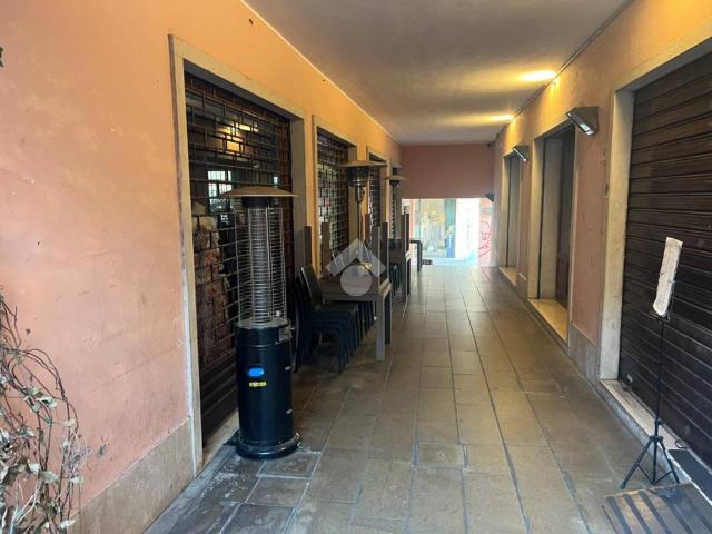 Locale Commerciale in affitto a Mestre-Carpenedo, Venezia