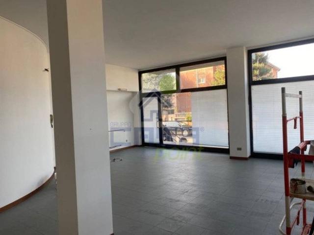 Locale Commerciale in affitto a Verolavecchia, Lombardia
