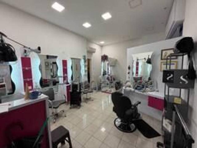 Locale Commerciale in affitto a Sud-Est, Brenzone