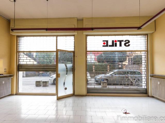 Locale Commerciale in affitto a Verona, Pindemonte