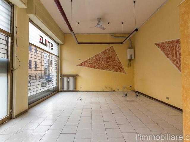 Locale Commerciale in affitto a Nord-Ovest, Brenzone
