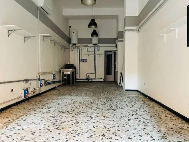 Locale Commerciale in affitto a Verona