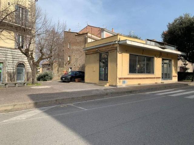 Locale Commerciale in affitto a Mazzocchio Basso, Vetralla