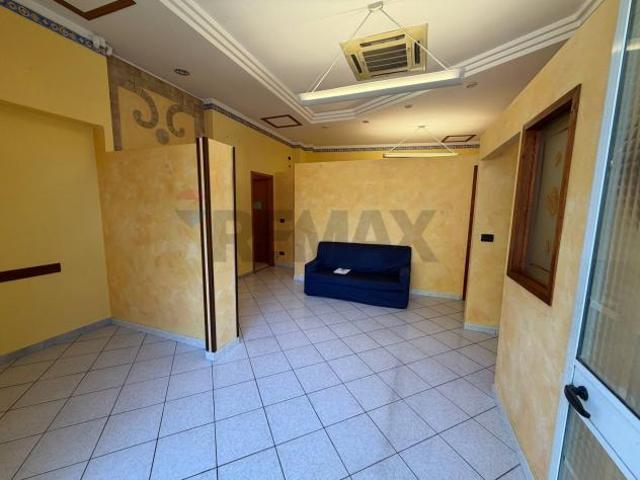 Locale Commerciale in affitto a Viagrande, Sicilia