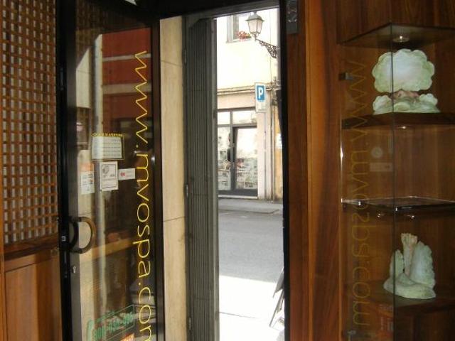 Locale Commerciale in affitto a Vicenza, Veneto