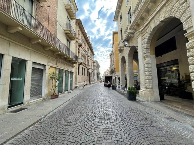 Locale Commerciale in affitto a San Biagio, Vicenza