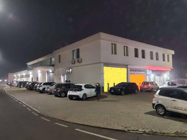 Locale Commerciale in affitto a Vigevano, Lombardia
