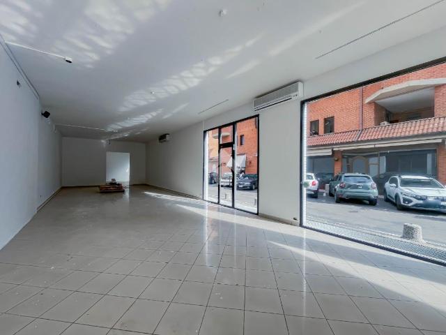 Locale Commerciale in affitto a Unione di comuni Terre di Castelli, Vignola